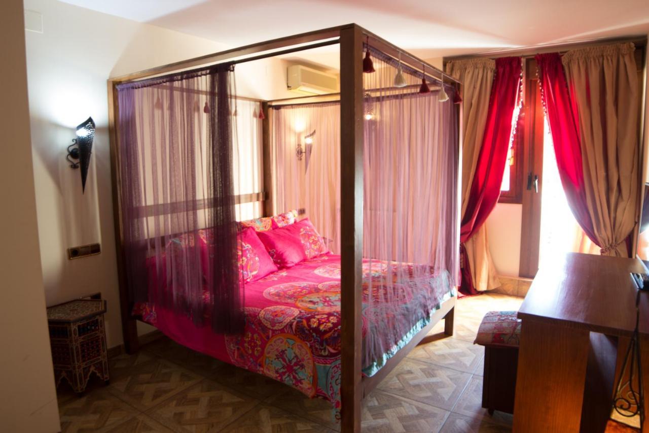 Hostal Mont Royal Alicante Dış mekan fotoğraf