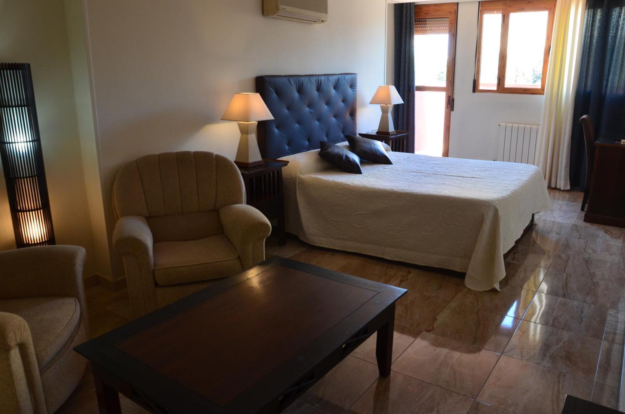 Hostal Mont Royal Alicante Dış mekan fotoğraf