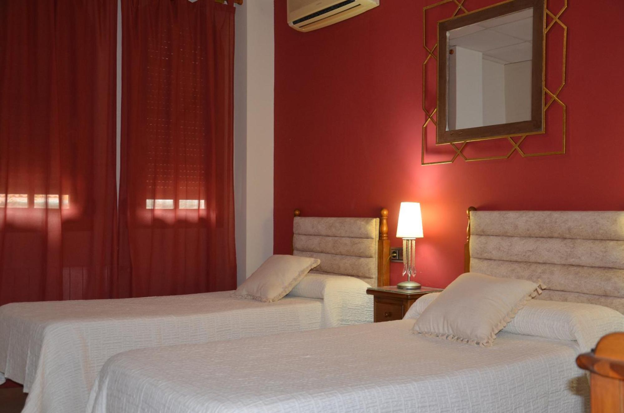 Hostal Mont Royal Alicante Dış mekan fotoğraf