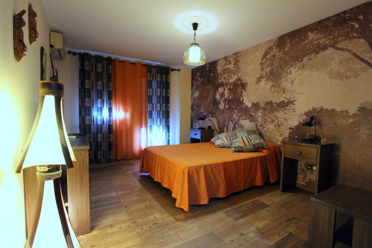 Hostal Mont Royal Alicante Dış mekan fotoğraf
