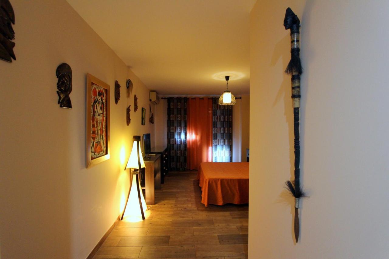 Hostal Mont Royal Alicante Dış mekan fotoğraf